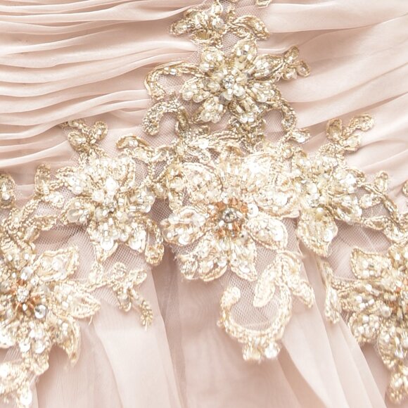 💫 Sottero & Midgley Couture Wedding Gown | Size 8 | Tiered Organza Corset-Back - Picture 5 of 7